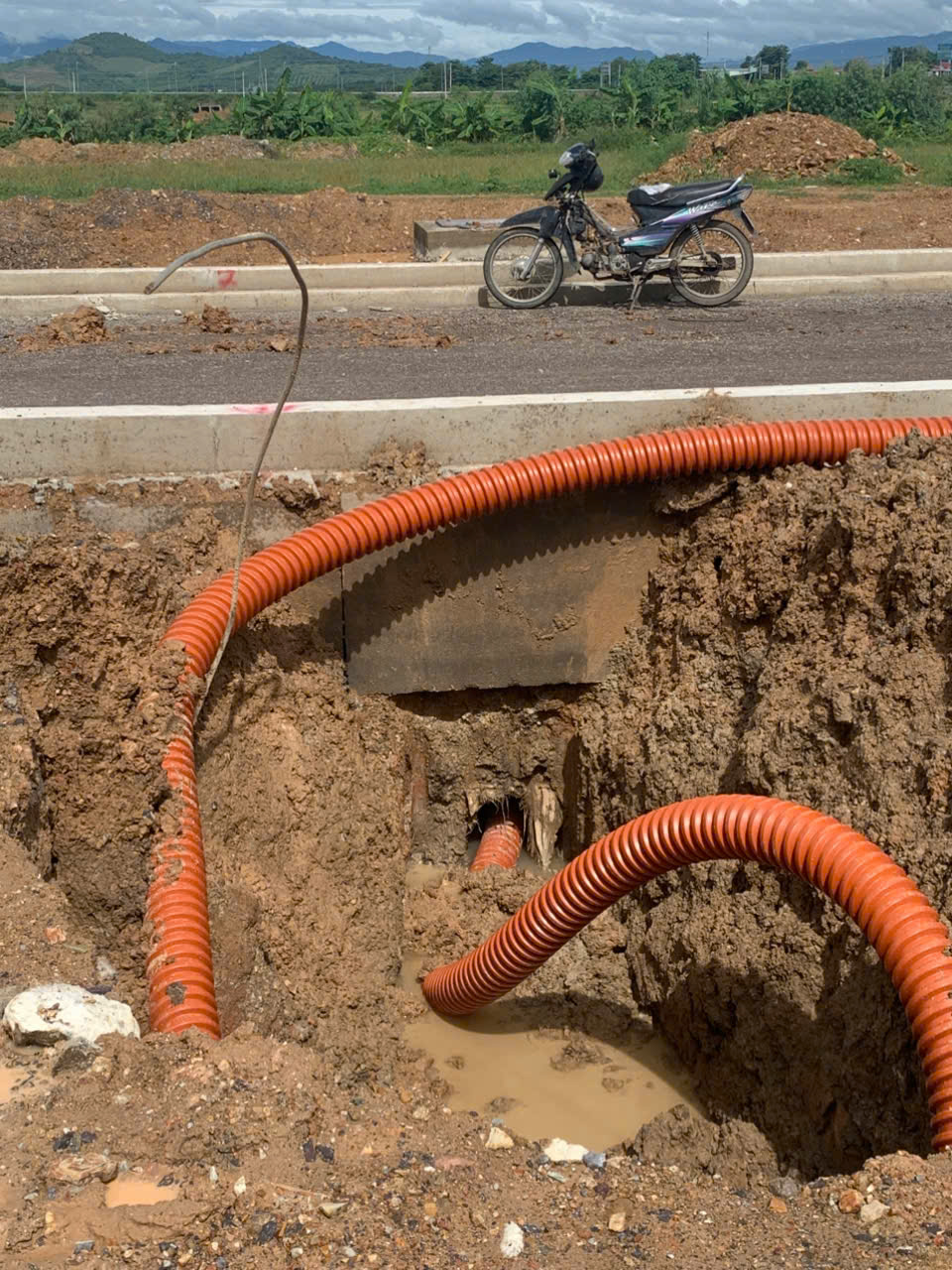 thi-cong-ong-bao-ve-cap